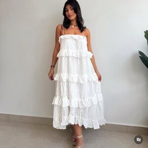 Chic White Lace Maxi Dress